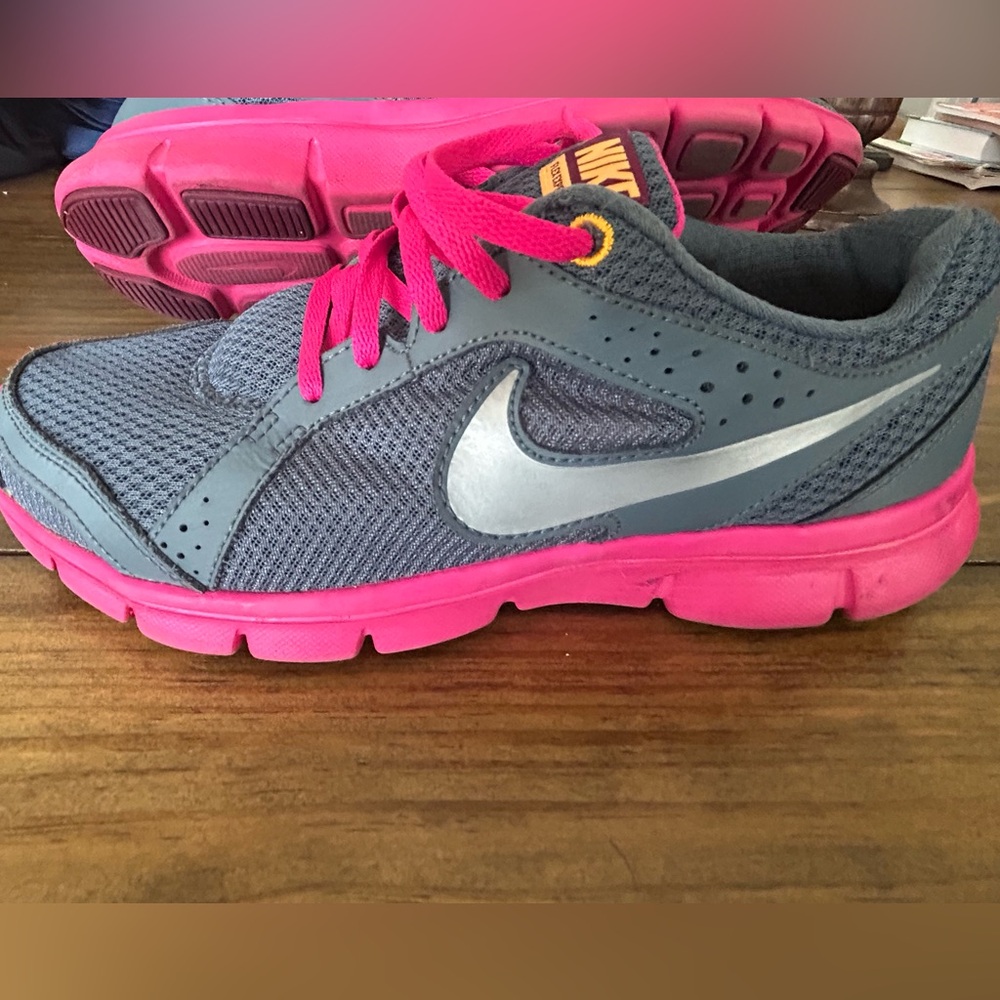 ✨Nike Flex Sneakers with Gray Mesh and Pink Soles